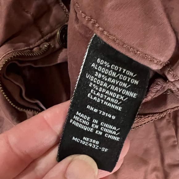 Woman’s pants size 12. Elastic bottom - Picture 4 of 5